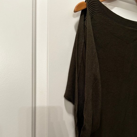 Green Costa Blanca Sweater with semi dolman slit open sleeves - Picture 9 of 9